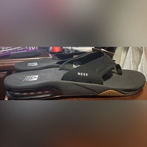 New Men’s Reef Black Sandals Size 17